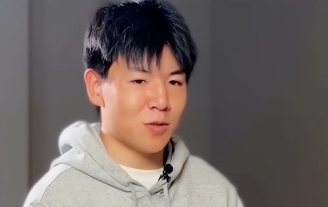 大利亚的比, AA