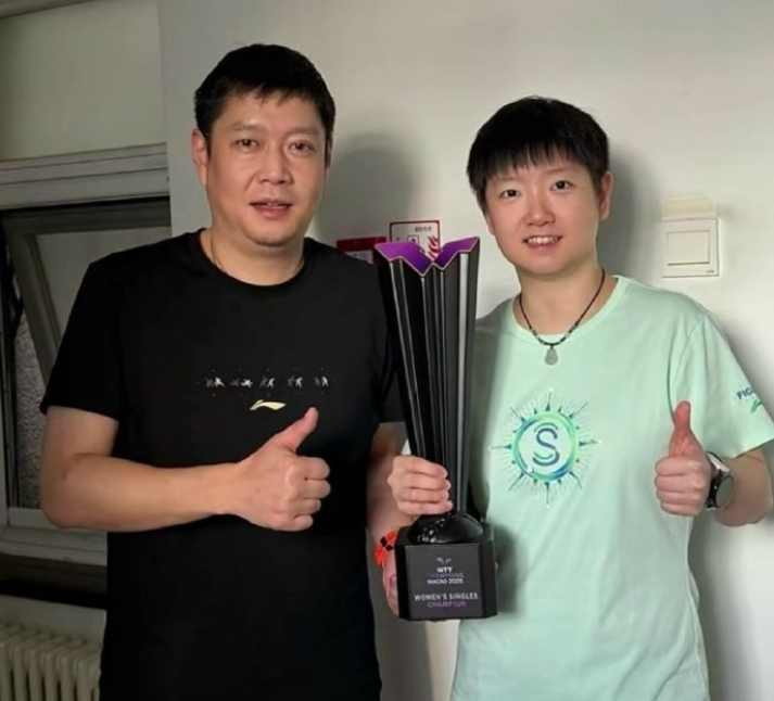 笑容温暖人, 邱贻可仍不